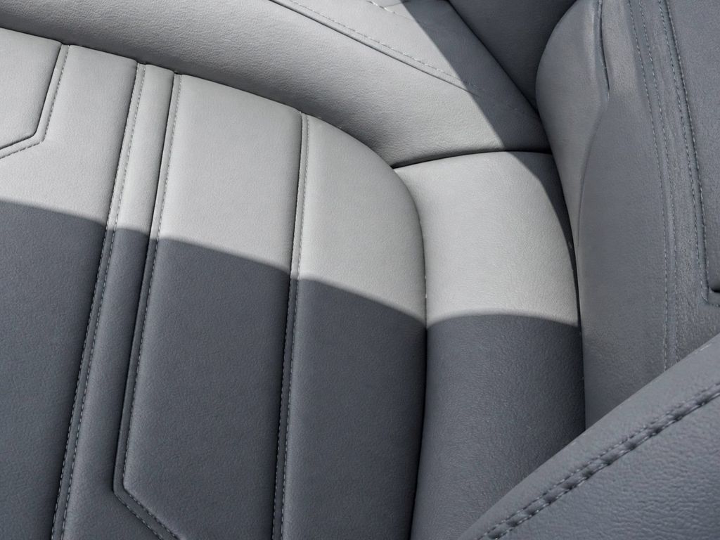 New 2026 Avalanche Ford Lariat® image 17