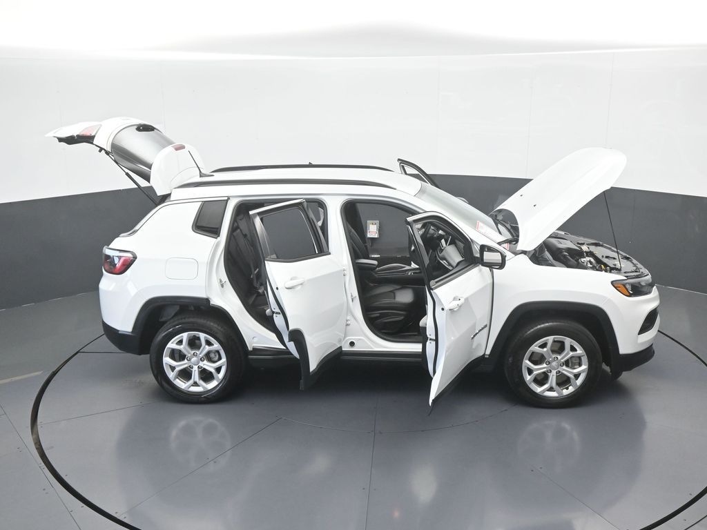 Used 2024 Bright White Clearcoat Jeep Latitude image 64