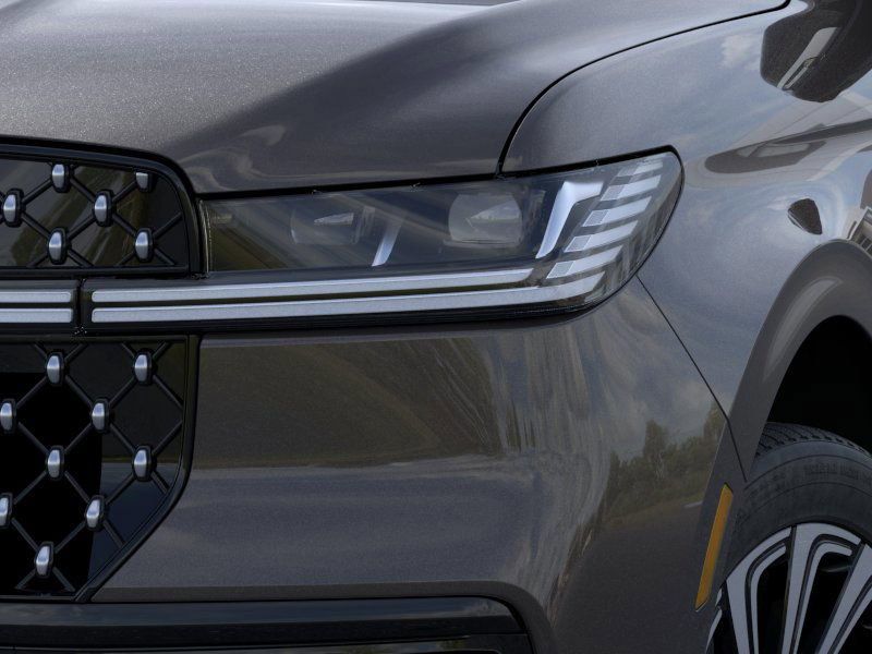 Thumbnail: 2025 Lincoln Navigator - 18