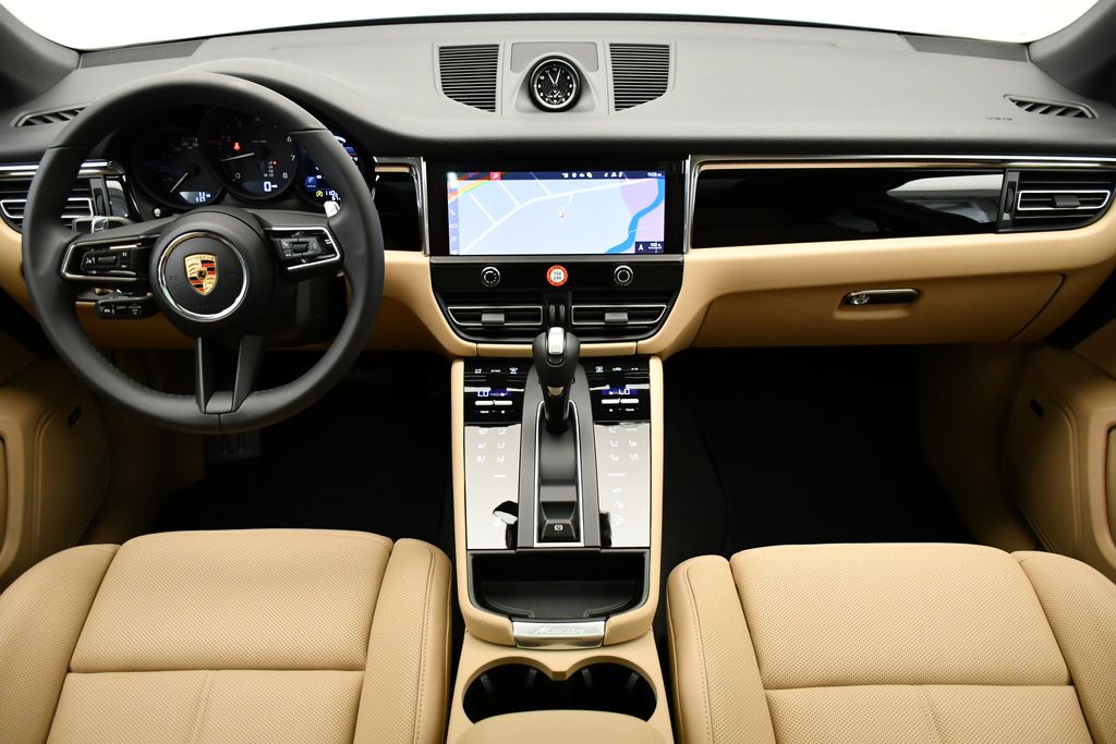 Thumbnail: 2026 Porsche Macan - 23