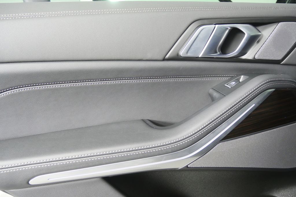 Thumbnail: 2025 BMW X5 - 13