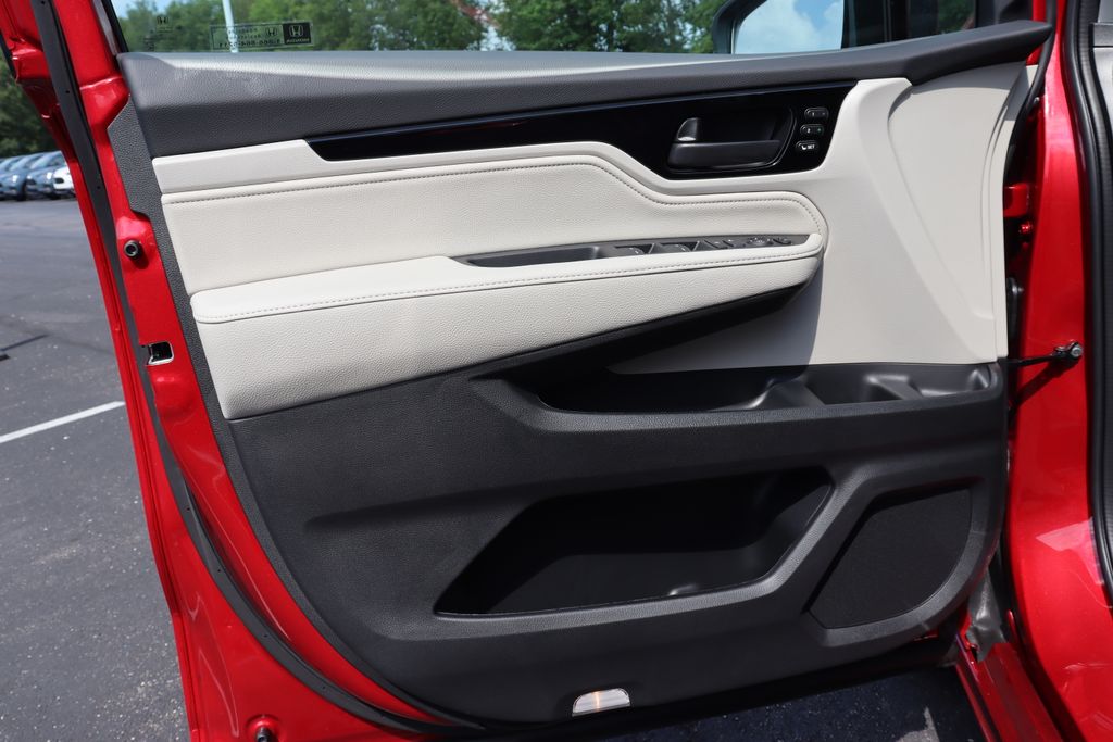 Thumbnail: 2026 Honda Odyssey - 30