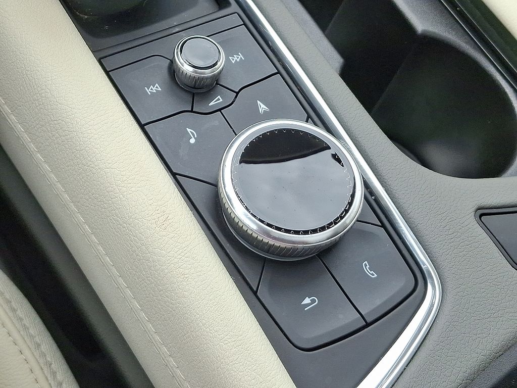 Thumbnail: 2025 Cadillac XT6 - 27