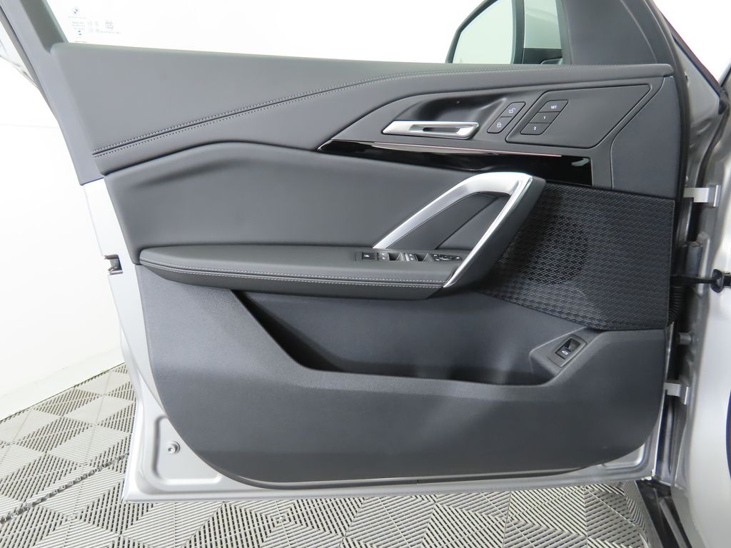 Thumbnail: 2025 BMW X1 - 25