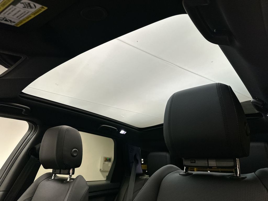 Thumbnail: 2025 Land Rover Discovery Sport - 9