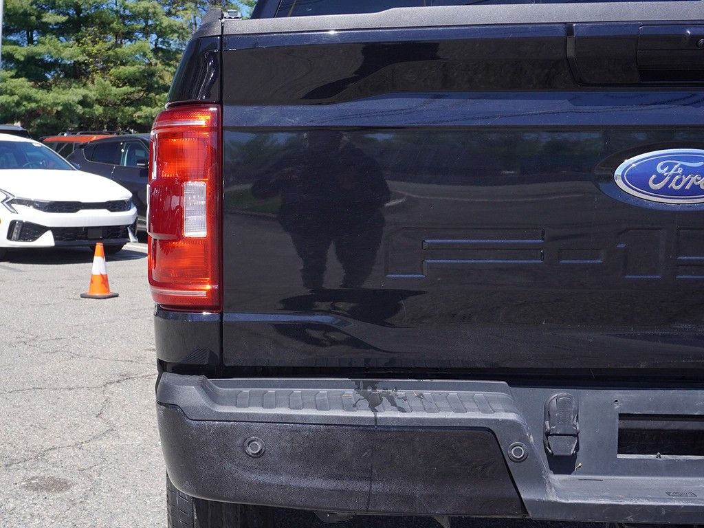Used 2023 Black Ford XLT image 17