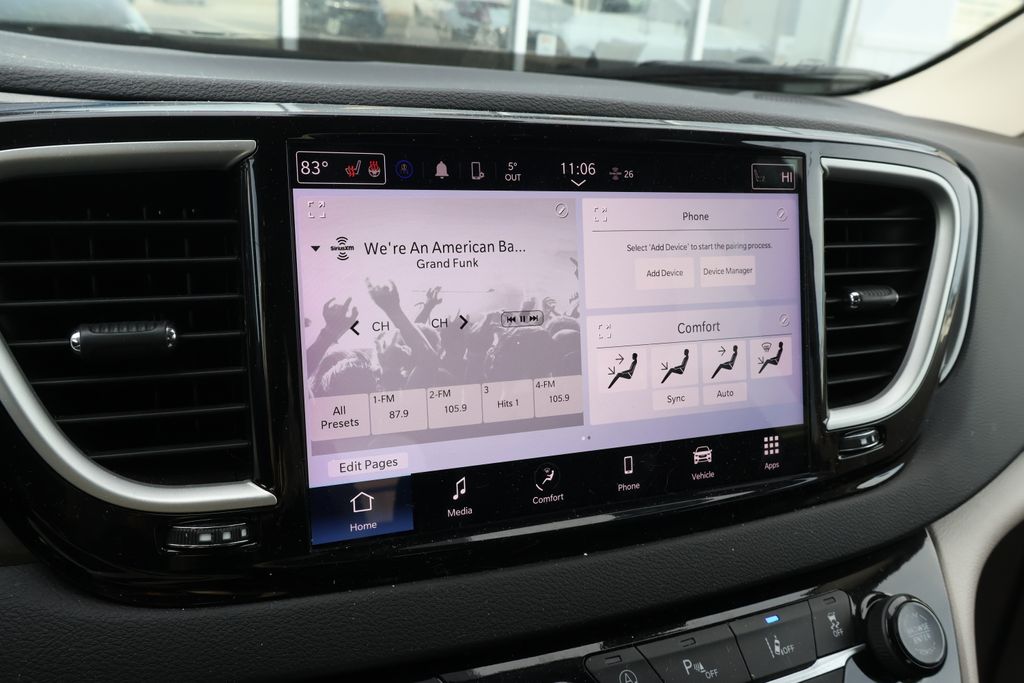 Thumbnail: 2024 Chrysler Pacifica - 22