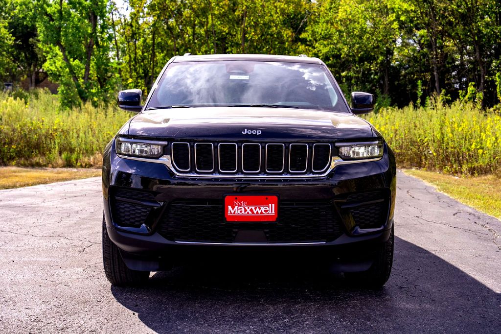 New Car 2025 Jeep Grand Cherokee  Laredo X For Sale Under $40,000 In Taylor, Texas
