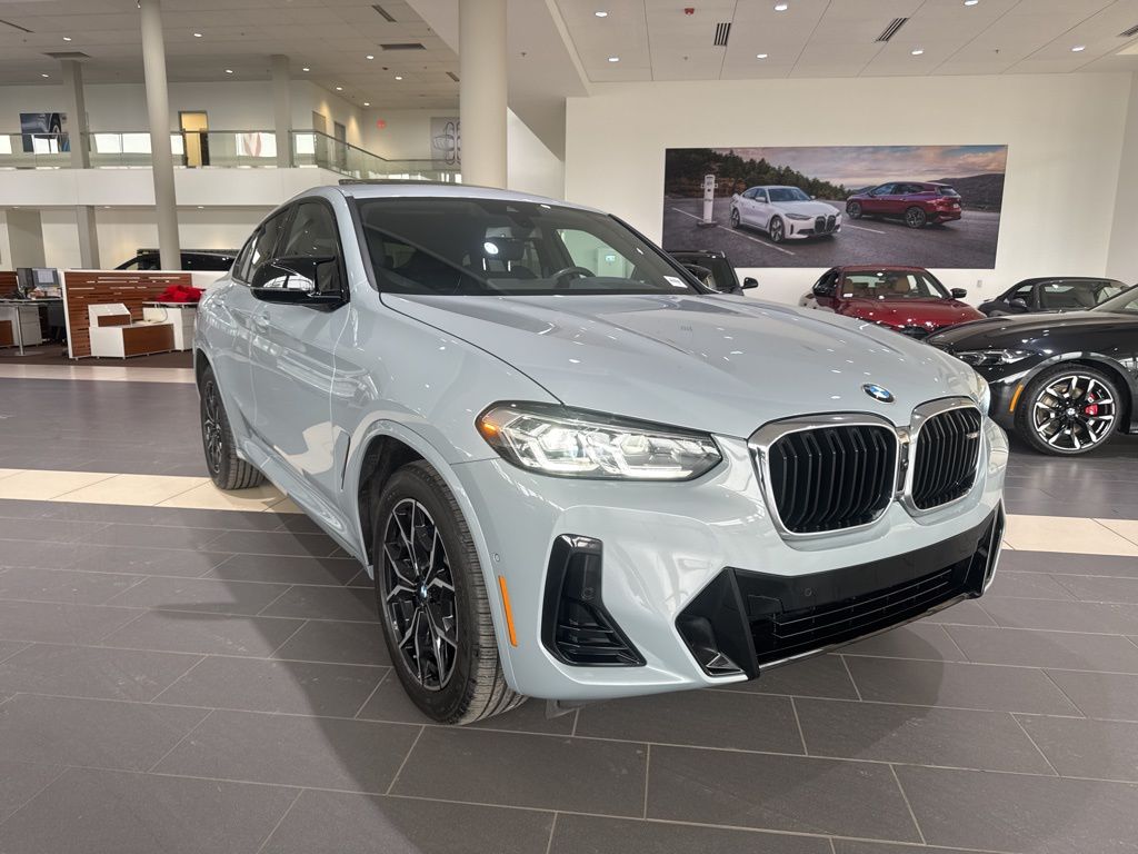 Thumbnail: 2025 BMW X4 - 3