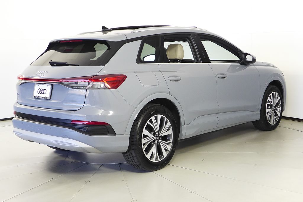 Thumbnail: 2023 Audi Q4 e-tron - 7