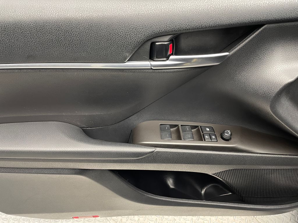 Thumbnail: 2023 Toyota Camry - 9