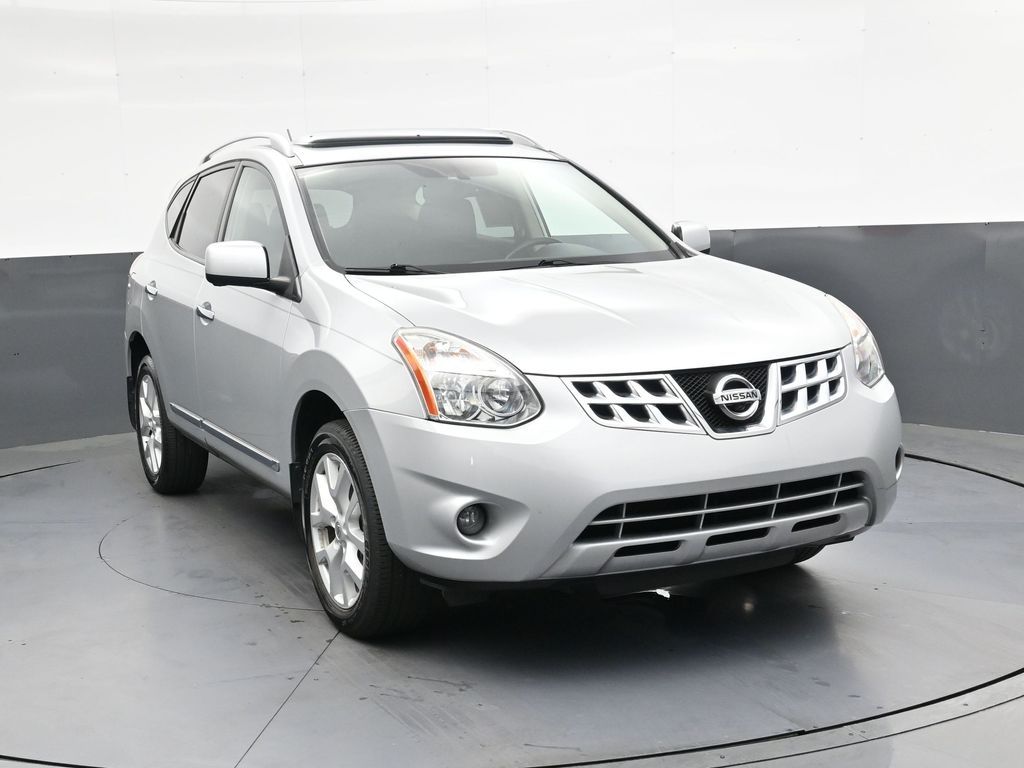 Brilliant Silver Metallic 2013 Nissan Rogue SV with SL SUV / Crossover Front-Wheel Drive Continuously Variable Transmission