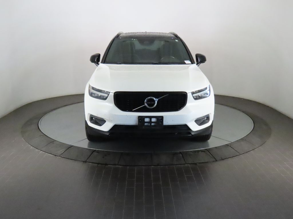 Thumbnail: 2019 Volvo XC40 - 10