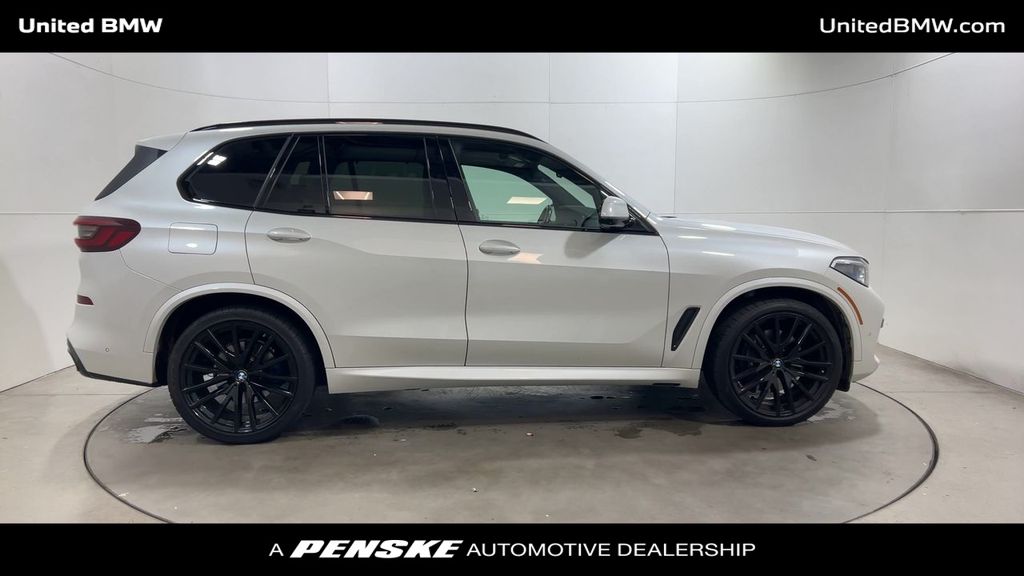 Thumbnail: 2022 BMW X5 - 9