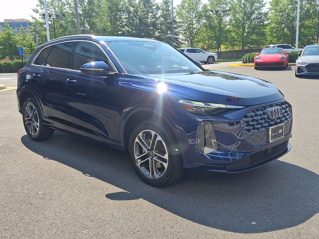 Thumbnail: 2025 Audi Q5 - 3