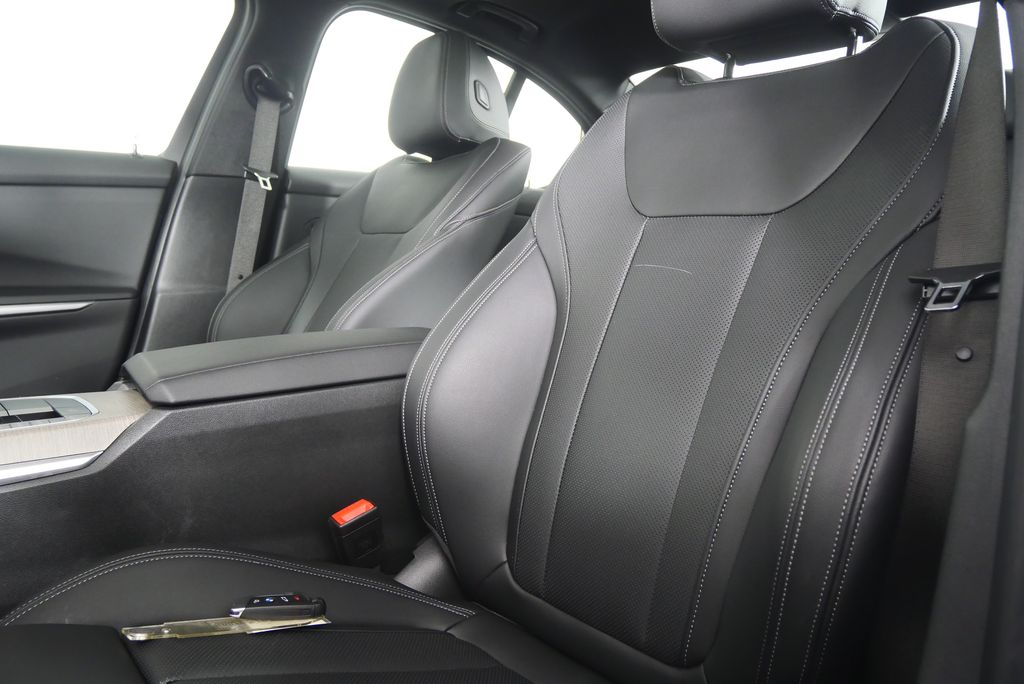 Thumbnail: 2025 BMW 3 Series - 11