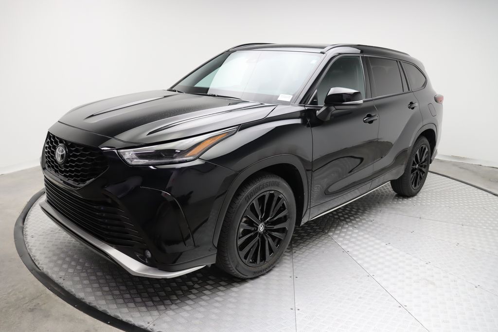 2024 Toyota Highlander XSE Hero Image