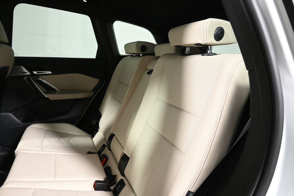 Thumbnail: 2025 BMW X1 - 4