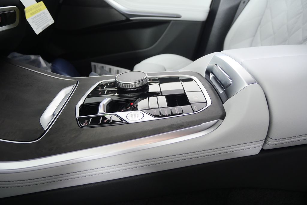 Thumbnail: 2026 BMW X5 - 21