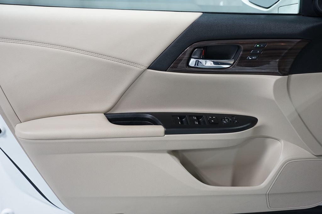 Thumbnail: 2016 Honda Accord - 27
