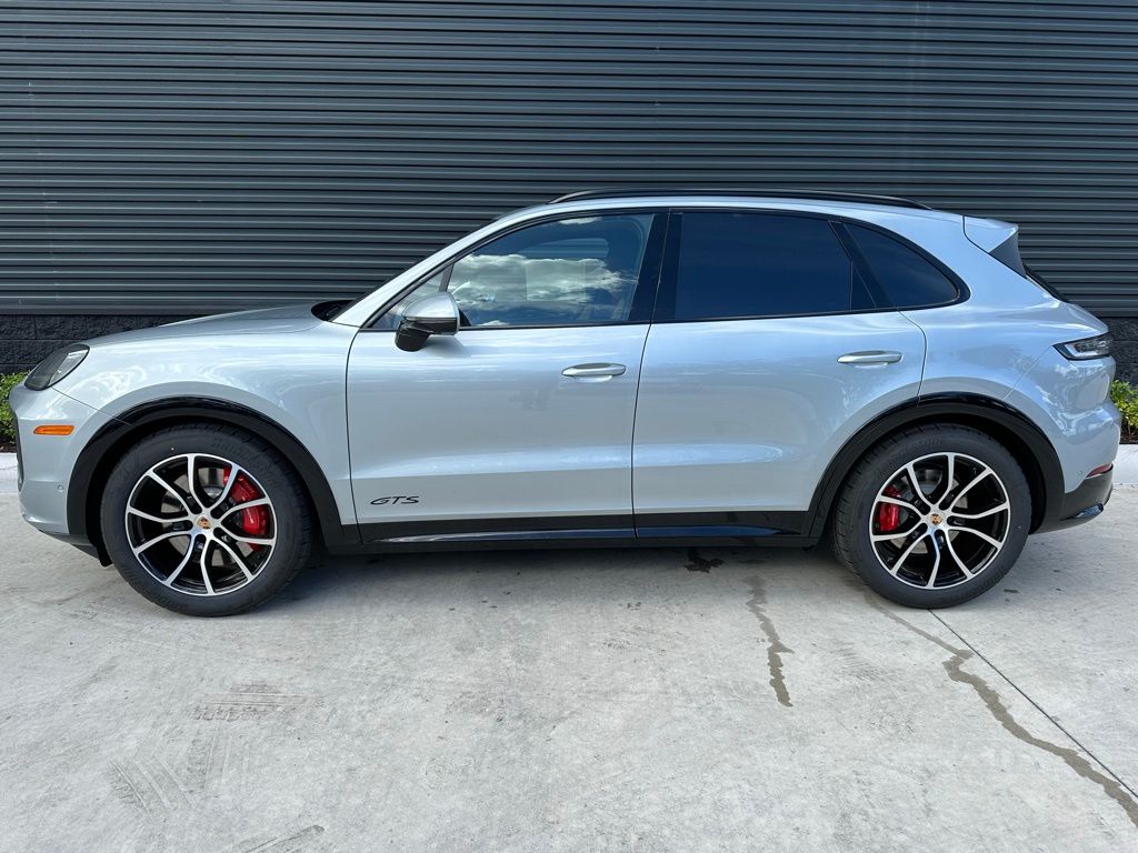 2025 Porsche Cayenne GTS 2