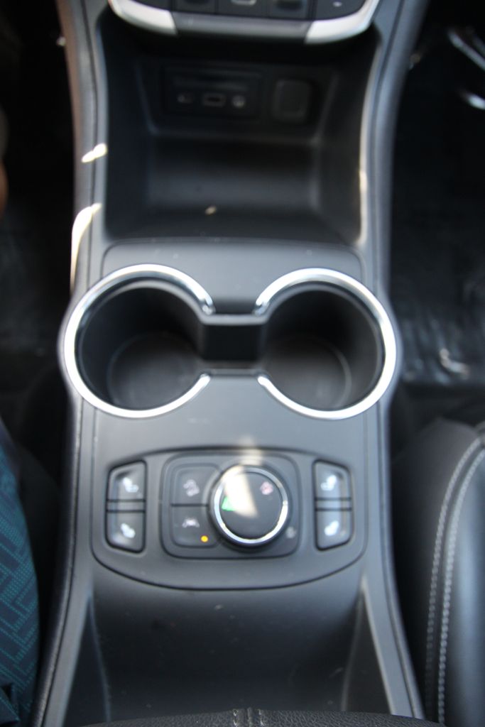 Used 2024 GMC Terrain SUV