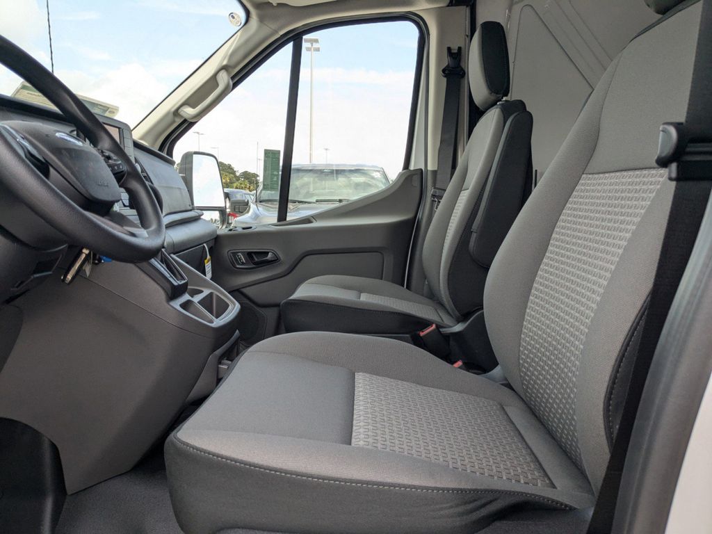 2025 Ford Transit 250