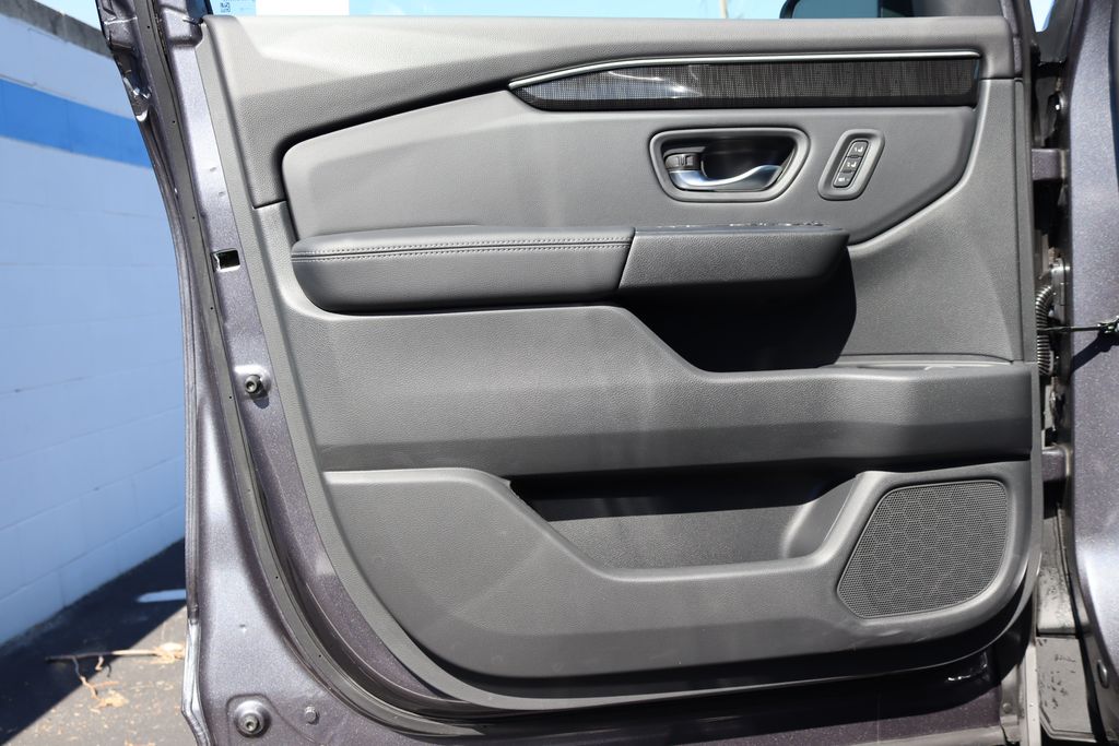2025 Honda Pilot Elite 32