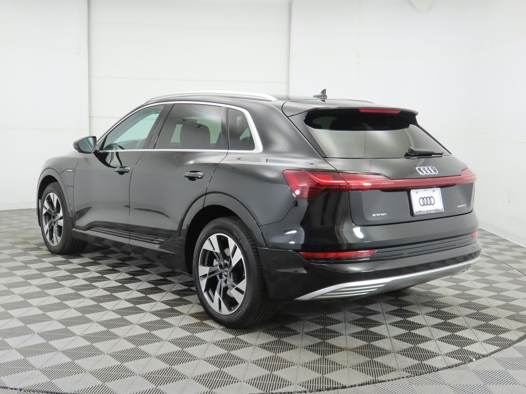 2022 Audi e-tron Premium Plus 7
