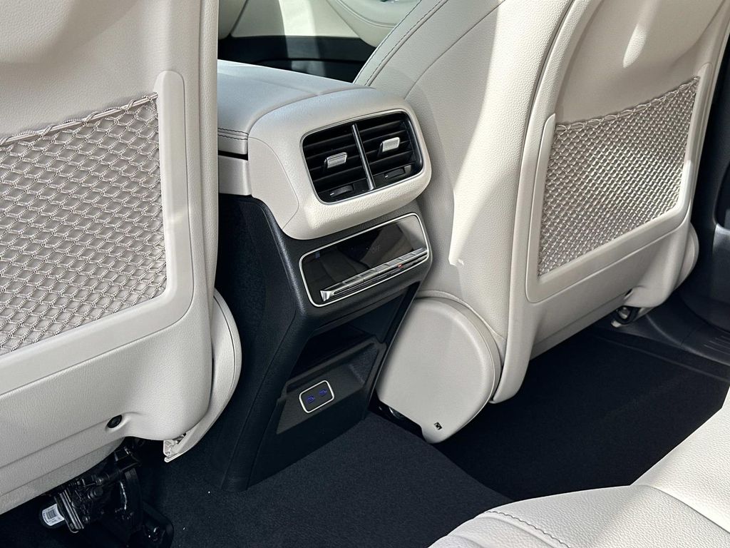 Thumbnail: 2026 Mercedes-Benz GLE - 21