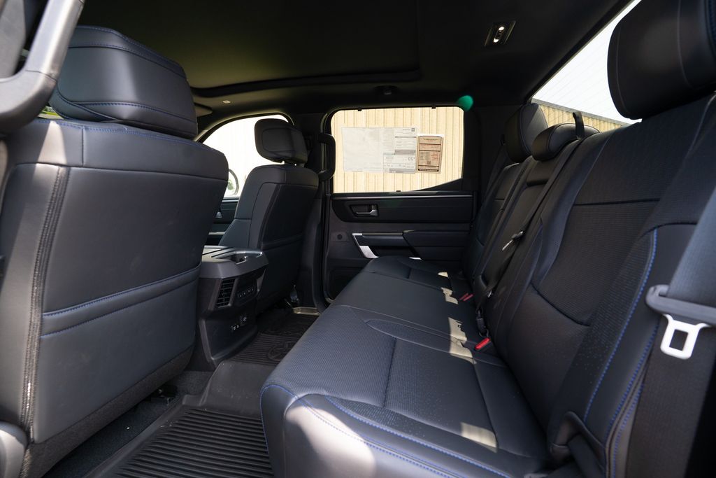 2025 Toyota Tundra Platinum - Photo 37