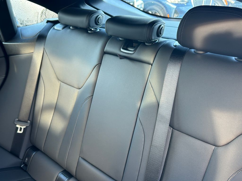 Thumbnail: 2026 BMW 4 Series - 32