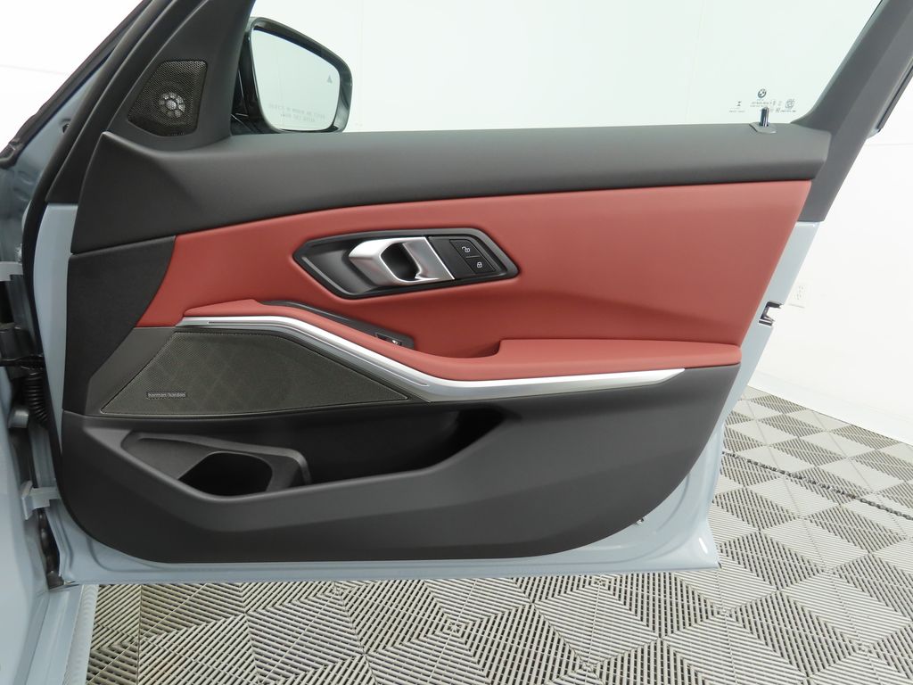 Thumbnail: 2026 BMW 3 Series - 24