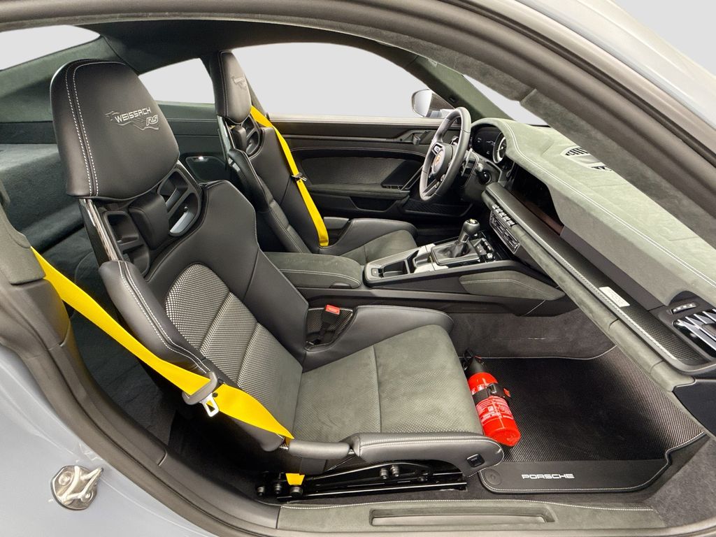 Thumbnail: 2025 Porsche 911 - 21