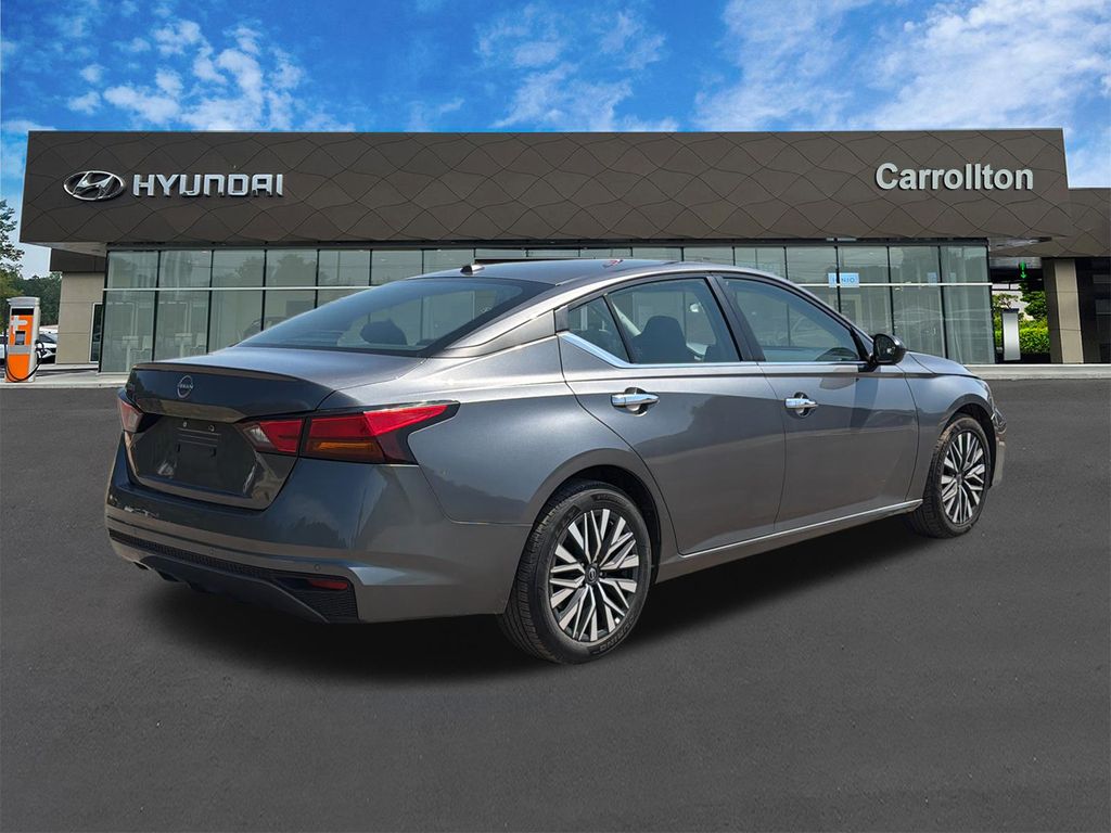 Used 2025 Gray Nissan 2.5 SV image 5