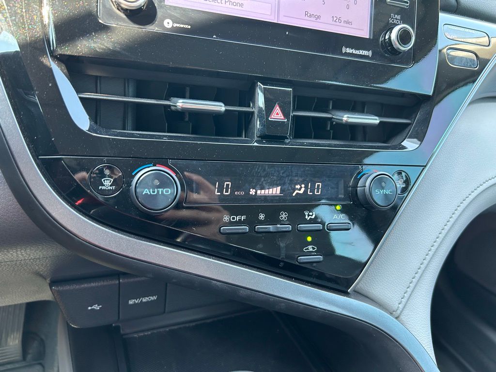 2024 Toyota Camry SE 26