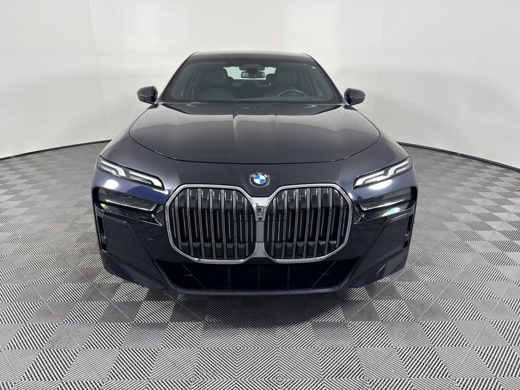 Thumbnail: 2023 BMW 7 Series - 2