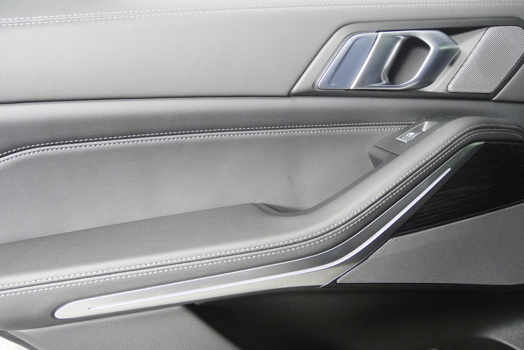 Thumbnail: 2026 BMW X5 - 14