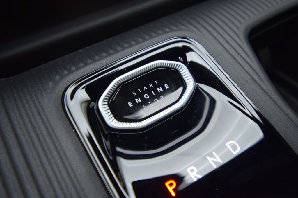 new 2026 Jeep Cherokee car, priced at $33,284