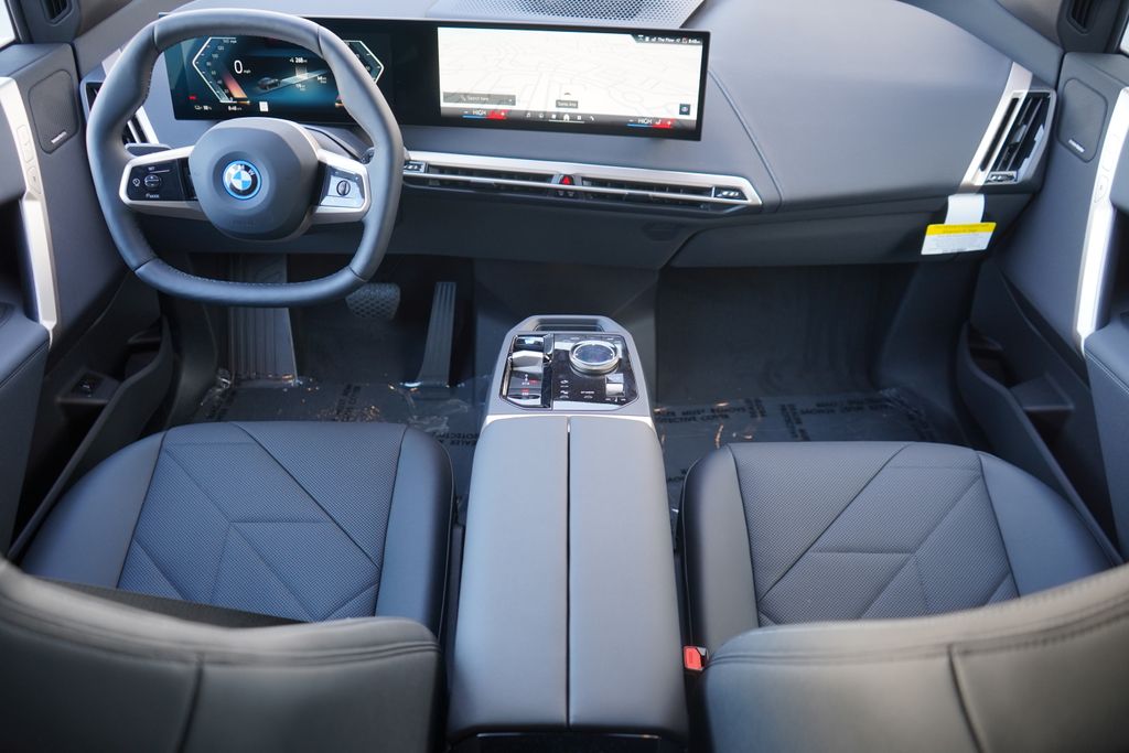 2025 BMW iX xDrive50 14