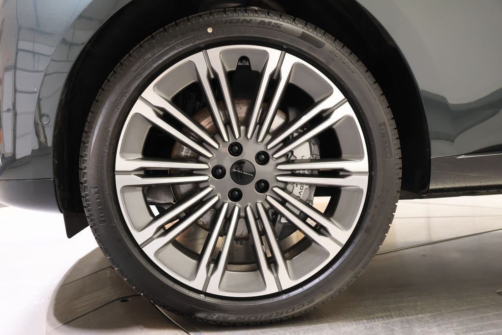 Thumbnail: 2026 Land Rover Range Rover - 9