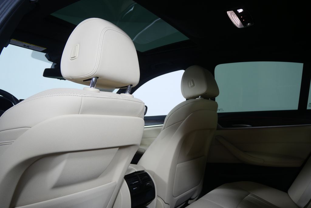 Thumbnail: 2023 BMW 5 Series - 16