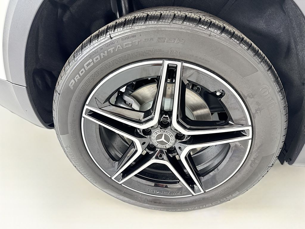 Used 2026 White Mercedes-Benz GLB 250 image 31