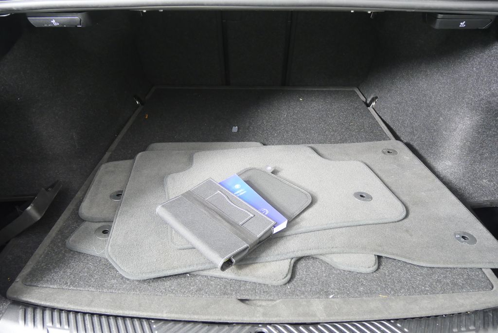 Thumbnail: 2024 BMW 5 Series - 17