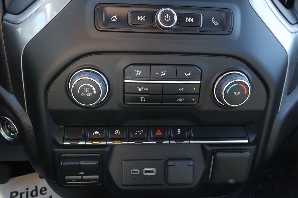 Thumbnail: 2024 Chevrolet Silverado 1500 - 23