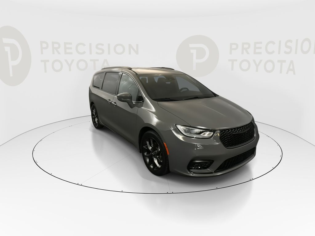 View vehicle photo 3