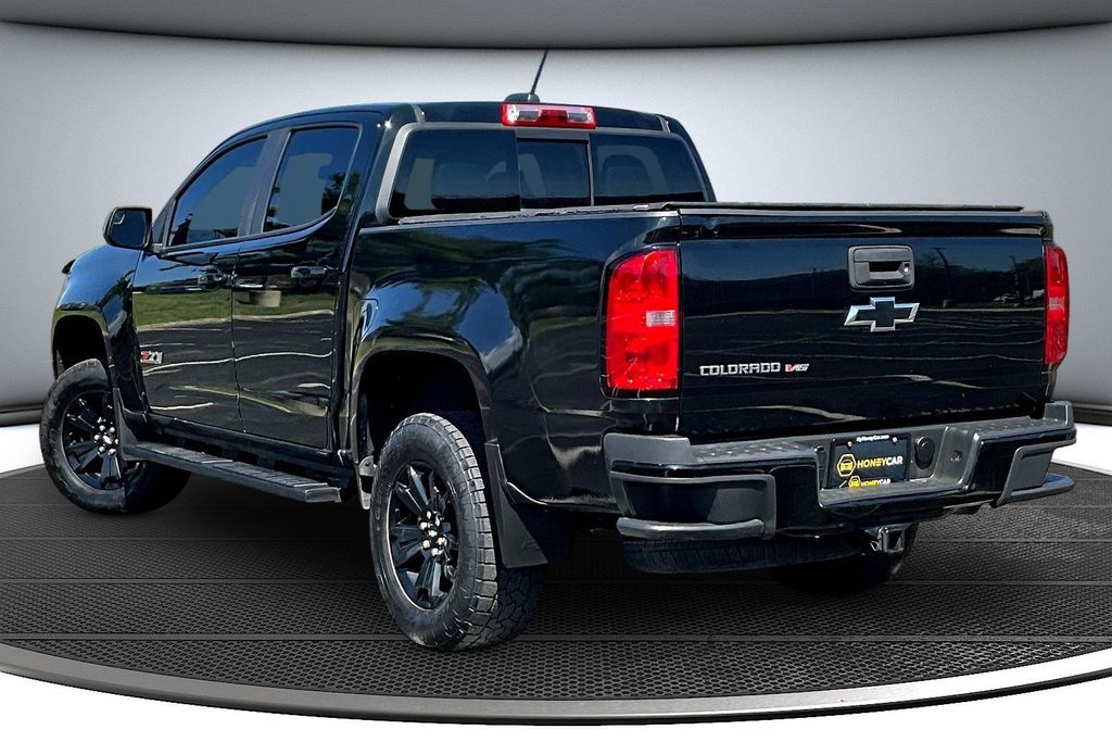 View vehicle photo 4