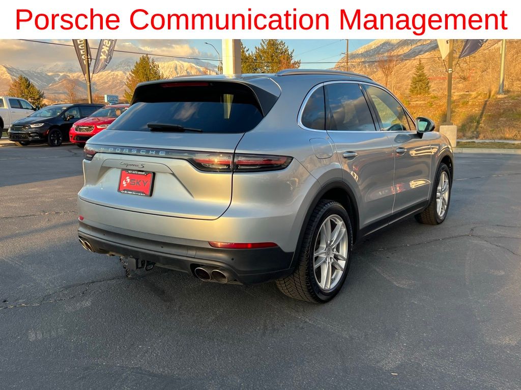 View vehicle photo 6