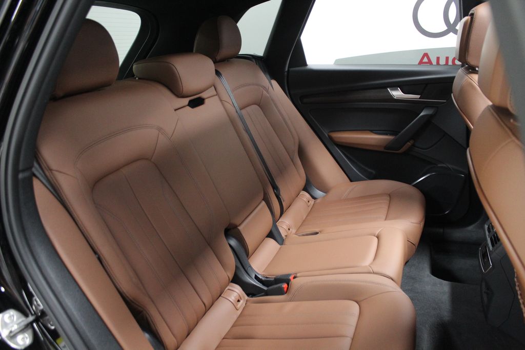 Thumbnail: 2025 Audi Q5 - 32