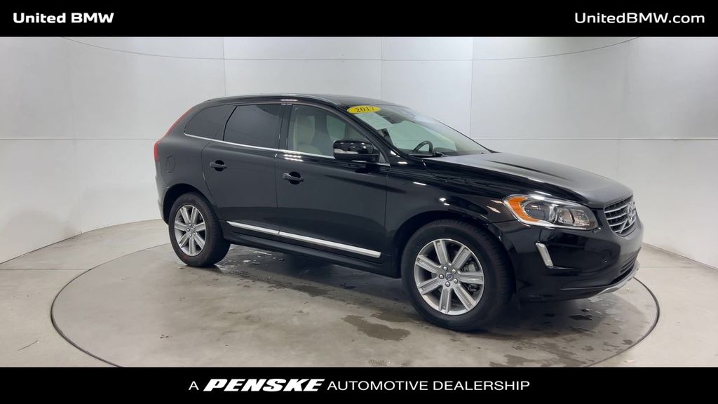 Thumbnail: 2017 Volvo XC60 - 2